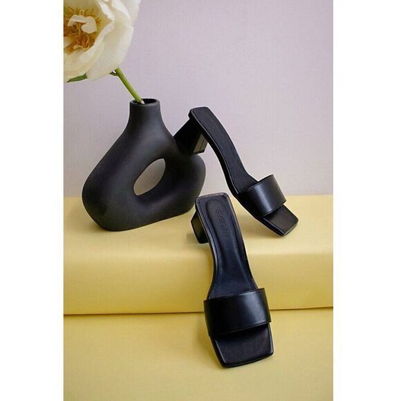 Urban Outfitters SVEGAN Squared Vegan Leather Mule Heel in Black Women's 37 - Picture 10 of 10